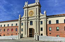 Madrid Travel Guide